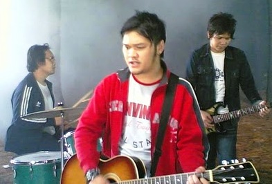 Beda Genre Lagu, Zoey Hengkang dari Juliette